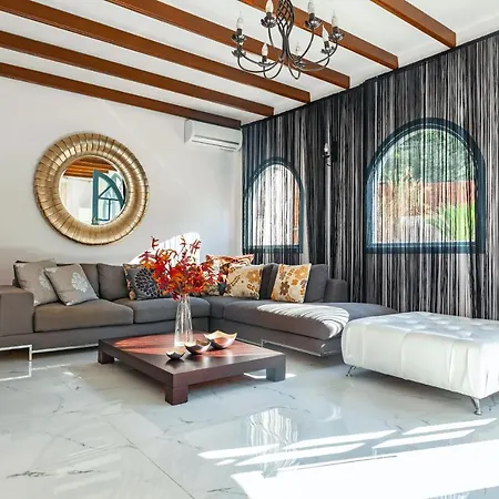 Bella Foresta Ii Villa